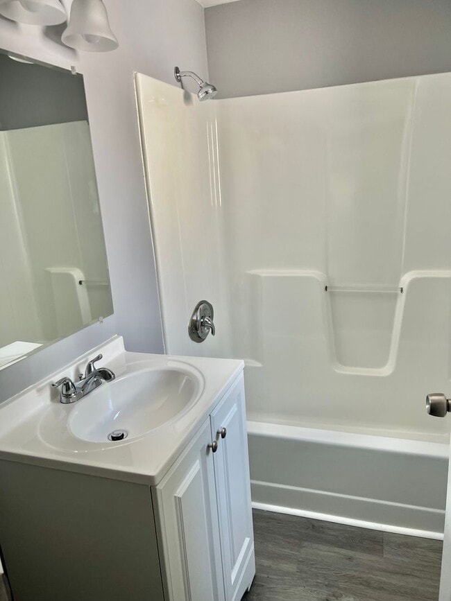 Building Photo - Beautifully Updated 2+ Bedroom Home with P...