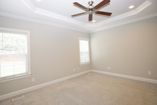 Building Photo - 25 Forrest Dr