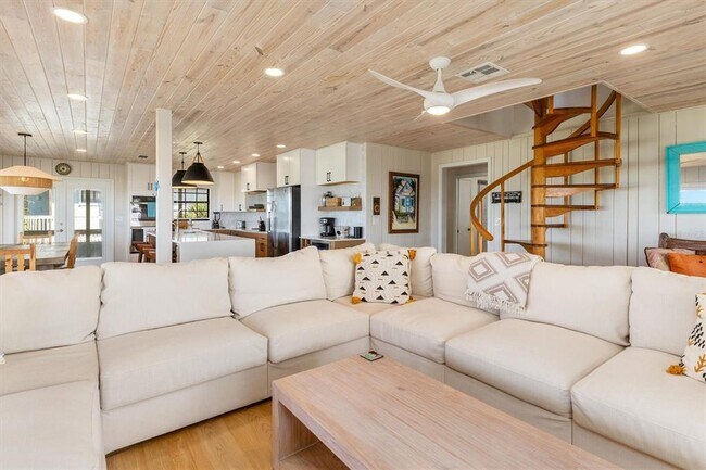 Building Photo - 9498 Alborado Rd