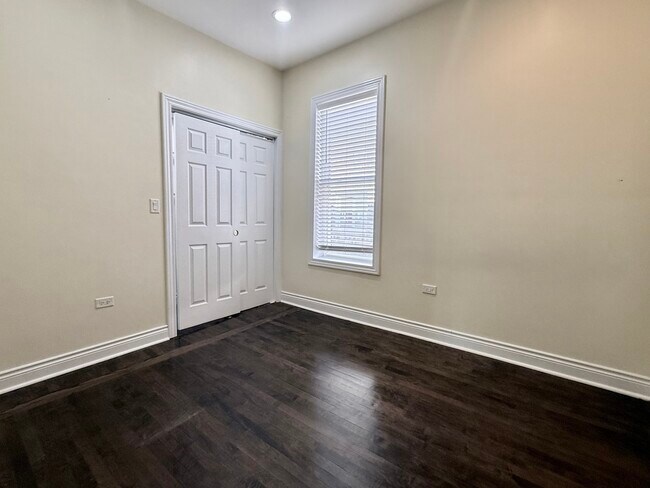 Building Photo - 2300 N Springfield Ave