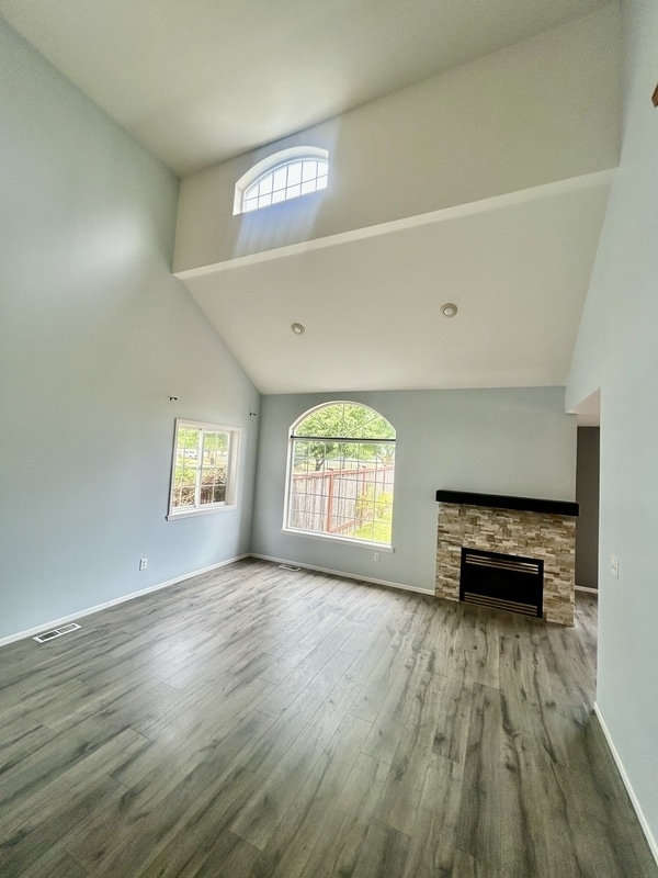 Building Photo - 804 E Maberry Dr