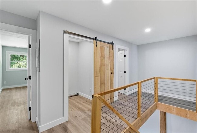 Building Photo - 96 Collins Rd