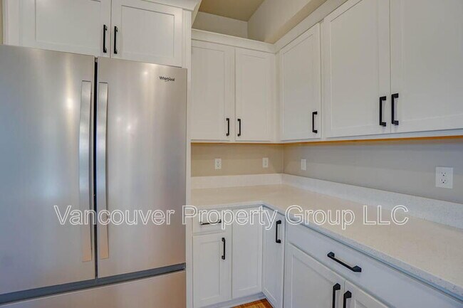 Building Photo - 2351 E Otter Lp