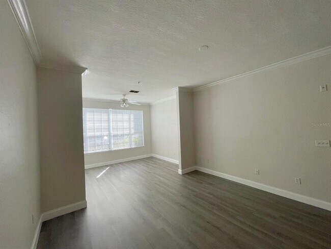 Building Photo - 3349 S Kirkman Rd