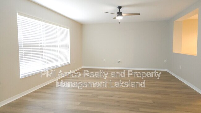 Building Photo - 6955 Lake Eaglebrooke Dr