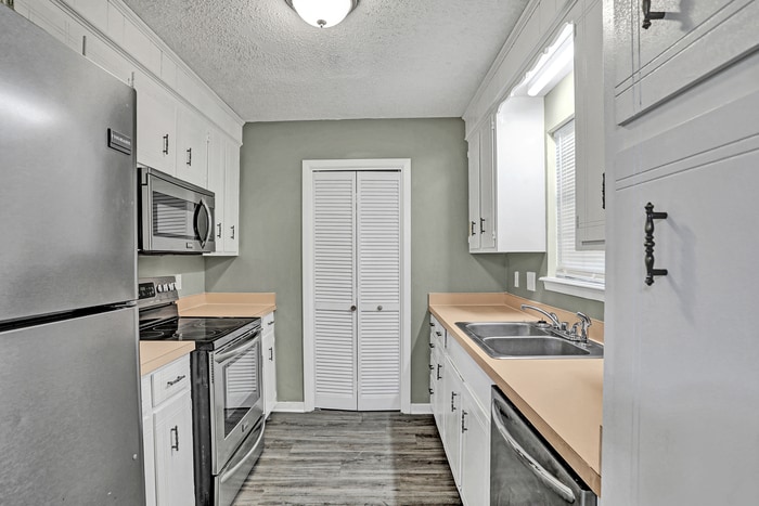 Building Photo - 4615 Sherbrook Dr