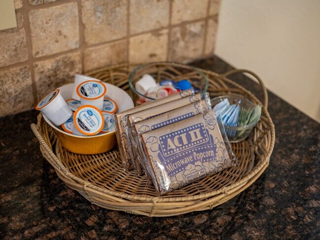 Building Photo - 4181 N Rolling Meadows Dr