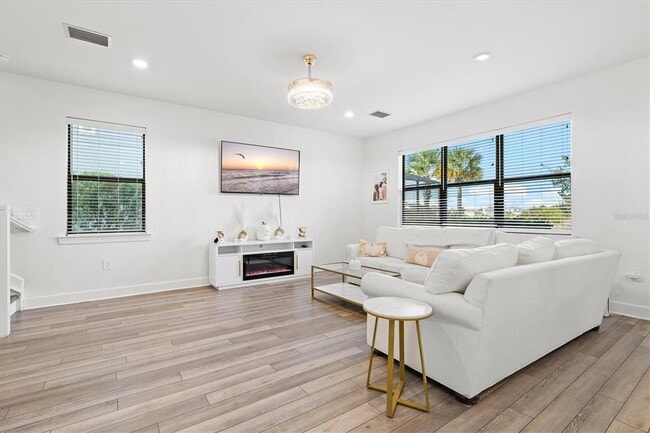 Building Photo - 16235 Pine Mist Dr