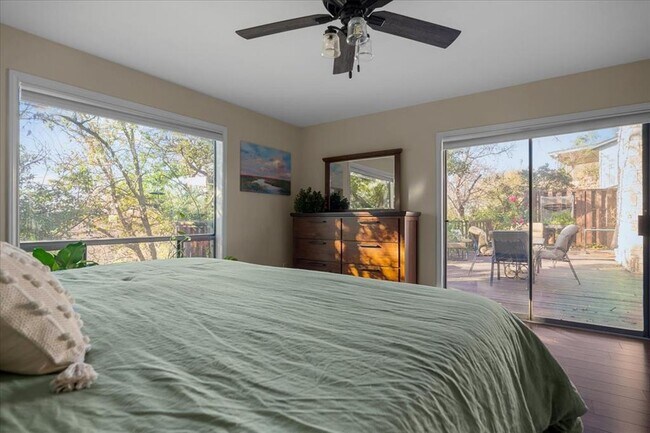 Building Photo - 737 Summerwood Dr