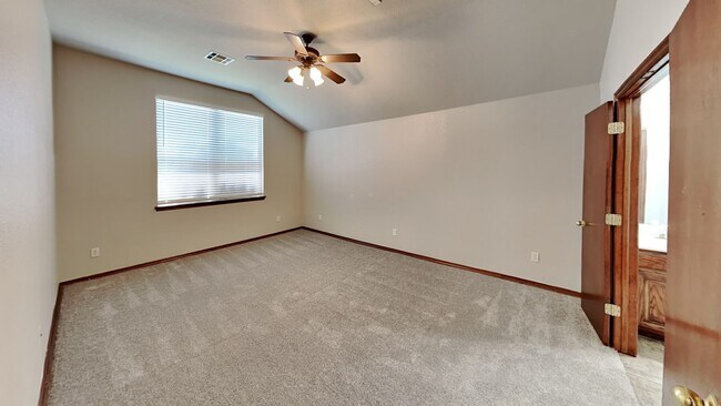Building Photo - Nice 3 Bedroom 2 Bathroom Home with Storm Shelter and Office!