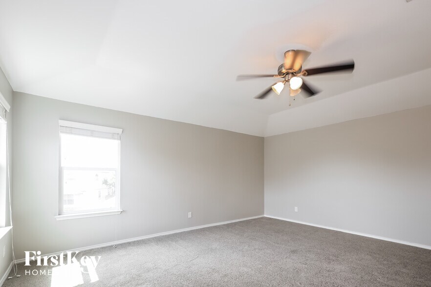 Building Photo - 7019 Phoebe View