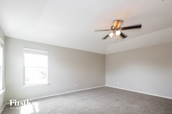 Building Photo - 7019 Phoebe View