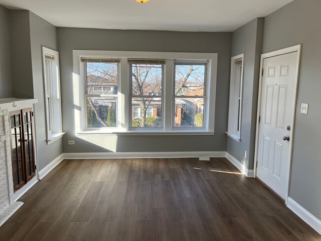 Building Photo - 1451 N Massasoit Ave