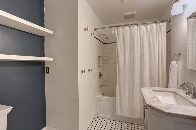 Building Photo - 4 Bedroom 2 Bath Hanover Home w- 2-Car Garage on a Stunning Lot