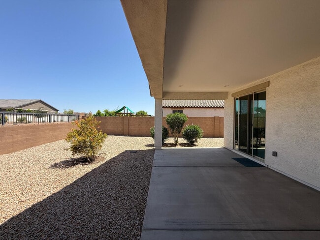 Building Photo - 15744 W Jefferson St