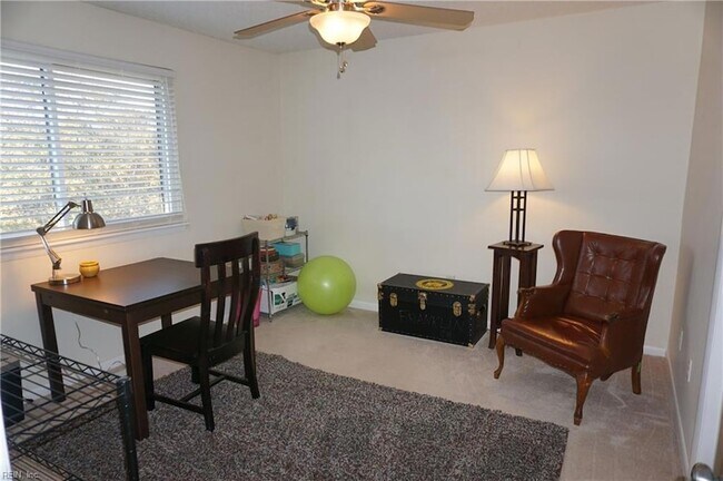 Building Photo - 2312 Kingbird Ln