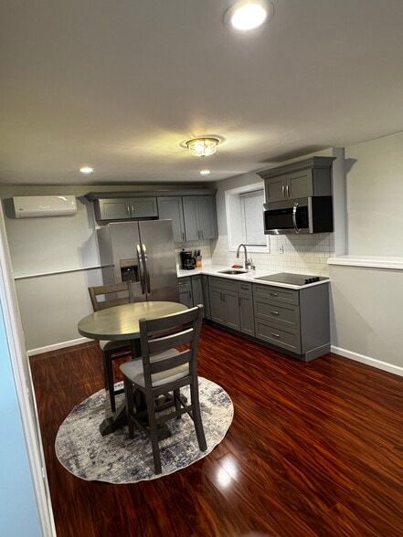 Building Photo - 155 Breakneck Rd