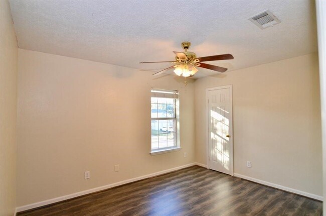 Building Photo - 1114 Knoll Crest Ct