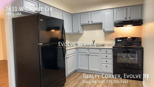 Building Photo - Cute and Comfy 3-Bed, 1-Bath Duplex in Spa...