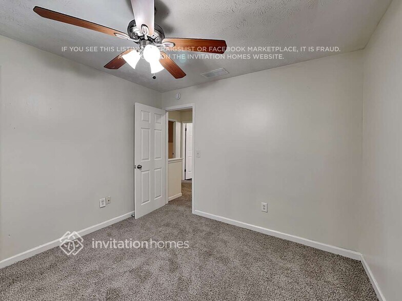 Building Photo - 1835 Red Rose Ln