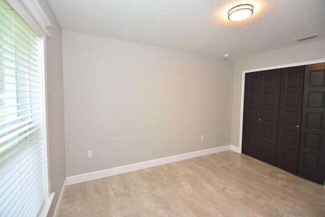 Building Photo - 86 Laramie Dr