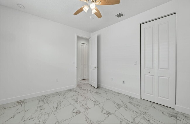 Building Photo - 11650 SW Moon River Way