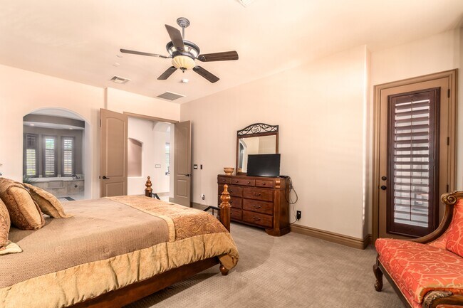 Stunning 3 bedroom, 2.5 bathroom home for lease in beautiful Rio Verde! - 26446 N Avenida del Ray