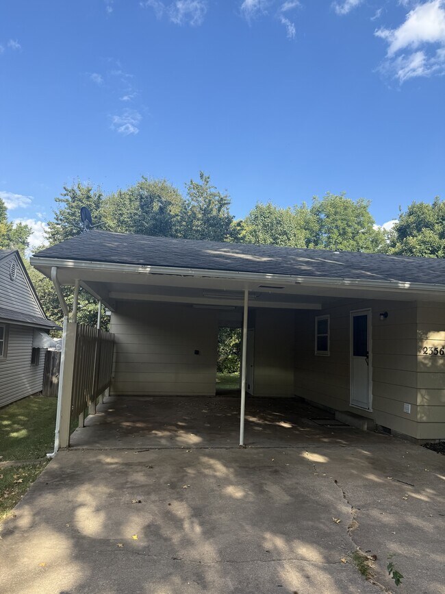 Building Photo - 2356 S Wallis Smith Ave
