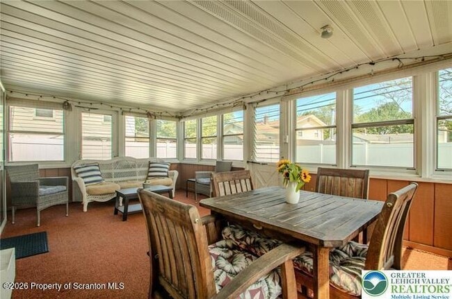 Building Photo - 2809 Green Acres Dr