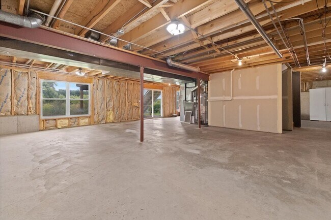 Building Photo - 966 Forest View Way