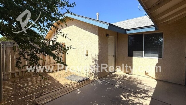Building Photo - 15515 Rancherias Rd
