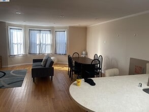 Building Photo - 586 39th Ave