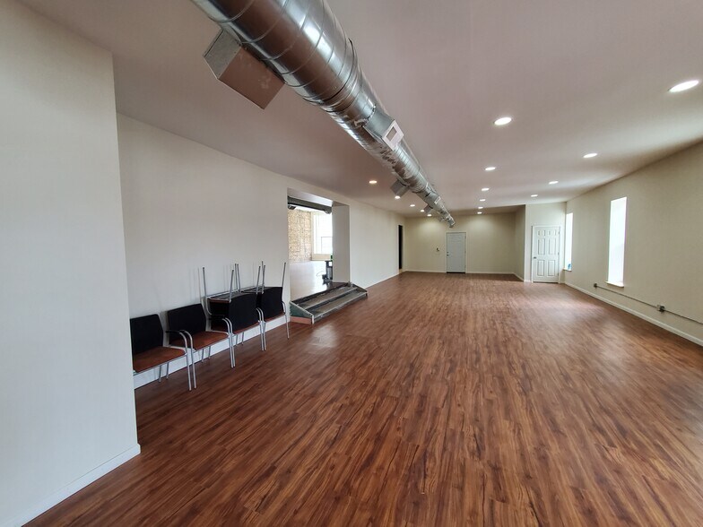 Building Photo - 4801 S Ashland Ave