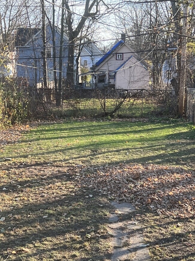 Building Photo - 367 Hawley St