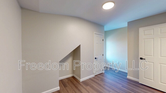 Building Photo - 12 Liberty St