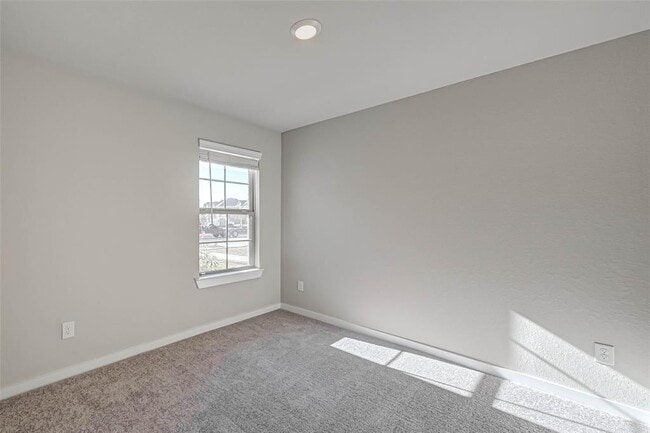 Building Photo - 8154 Royal Breeze Dr