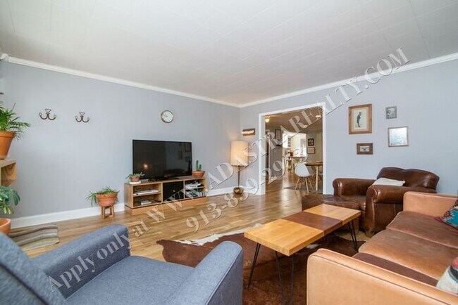 Building Photo - Beautiful Ranch Home in Brookside-Availabl...