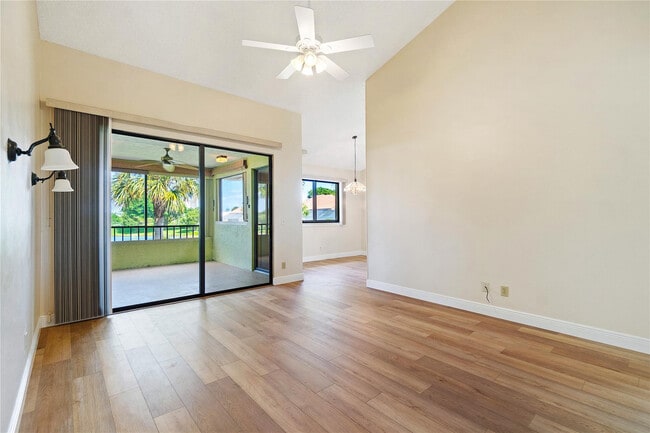 Building Photo - 302 Sea Oats Dr