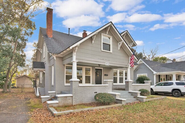 Building Photo - 1713 Fort Bragg Rd