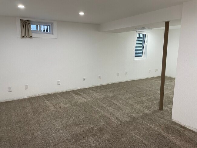 Building Photo - 6243 Gray St