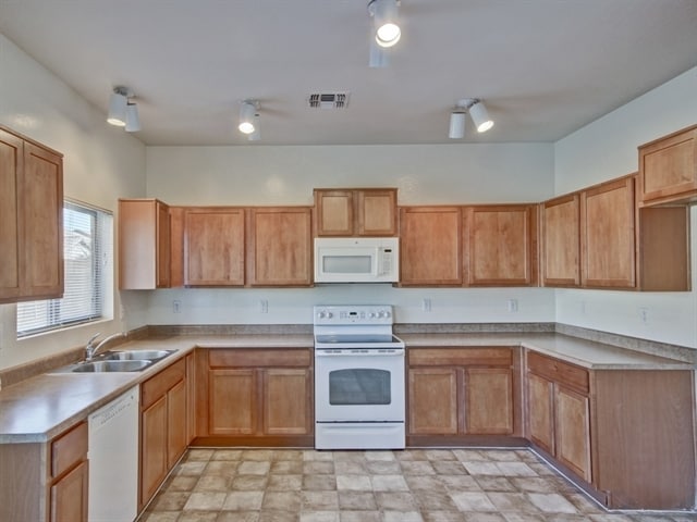 Building Photo - 5128 W Shumway Farm Rd