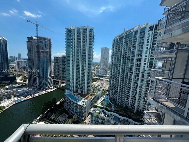 Building Photo - 350 S Miami Ave