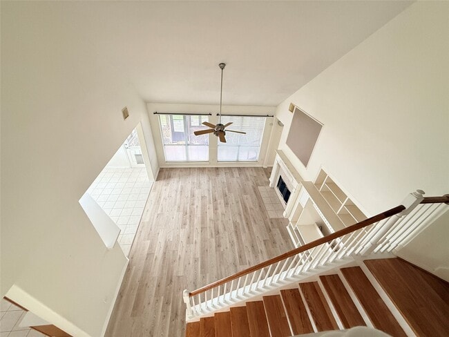 Building Photo - 1528 Mesa Verde Dr