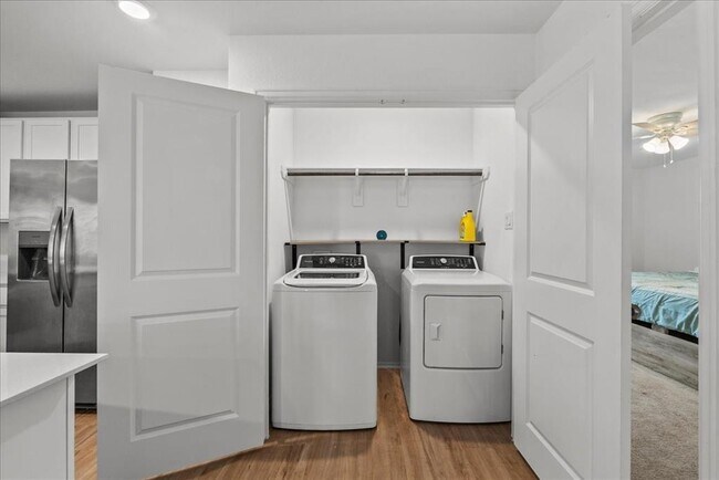 Building Photo - 9043 Estes Lks Dr