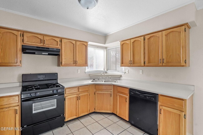 Building Photo - 11815 Stone Castle Dr