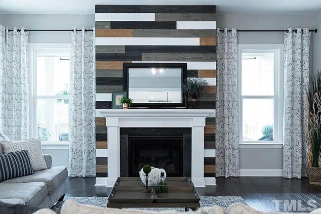 Building Photo - 312 Sweetbriar Rose Ct