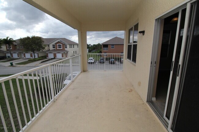 Building Photo - 1015 Venetian Dr