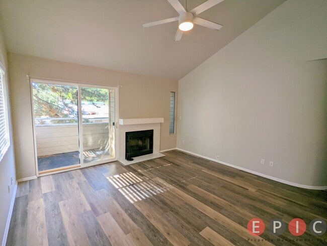Building Photo - Beautiful Condo in Great Location!