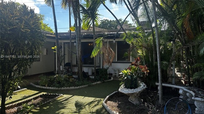 Building Photo - 732 Moffett St