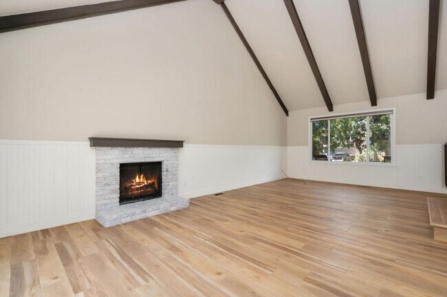 Building Photo - 2718 Granada Hills Dr